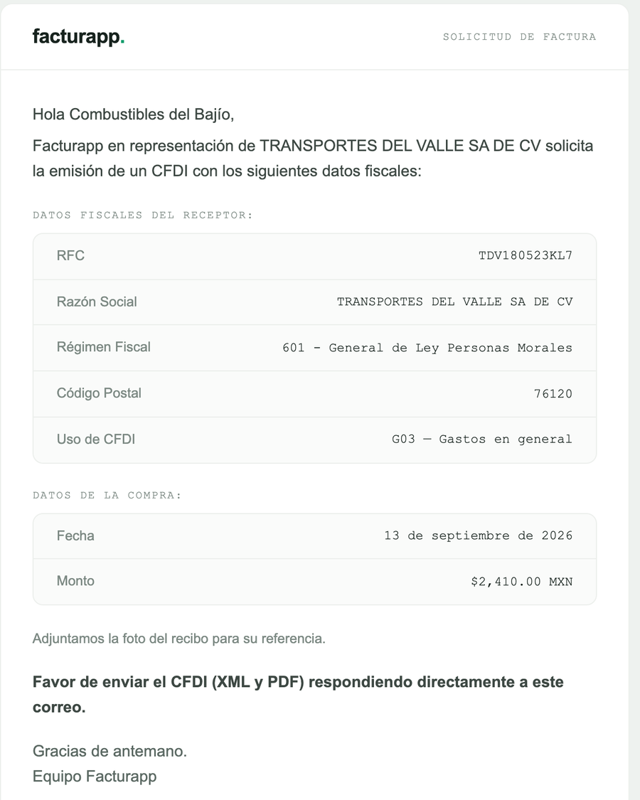 Correo de solicitud de CFDI que FacturApp manda al proveedor, con el RFC, la razón social, el régimen, el código postal, el uso de CFDI, la fecha y el monto de la compra.